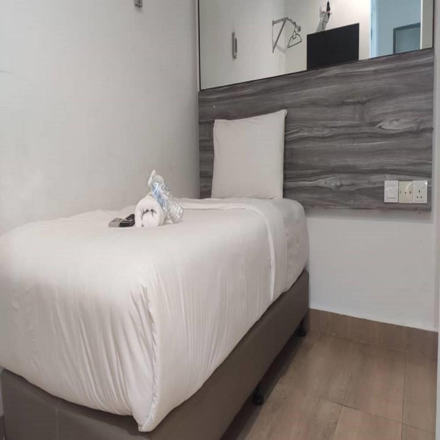 Tropical Hotel Kota Damansara Luaran gambar
