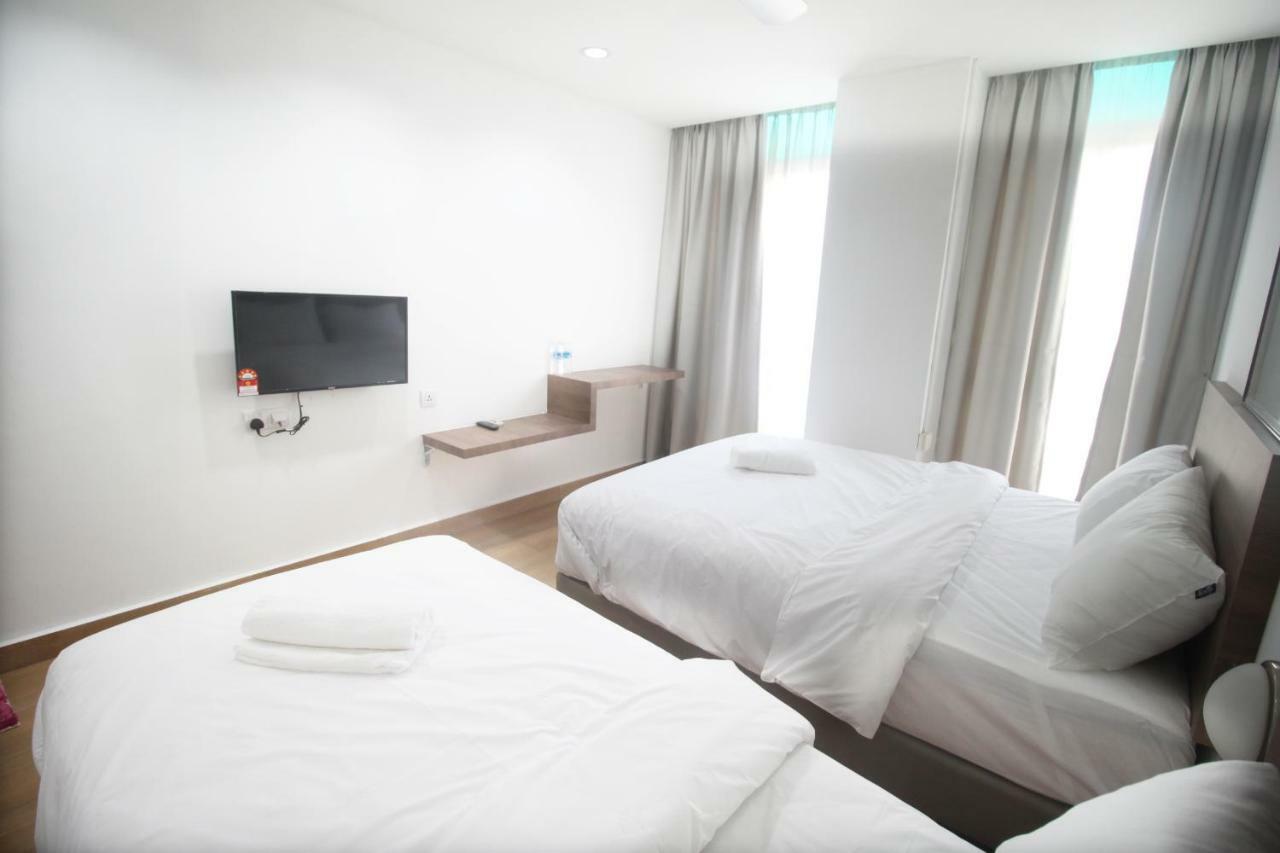 Tropical Hotel Kota Damansara Luaran gambar