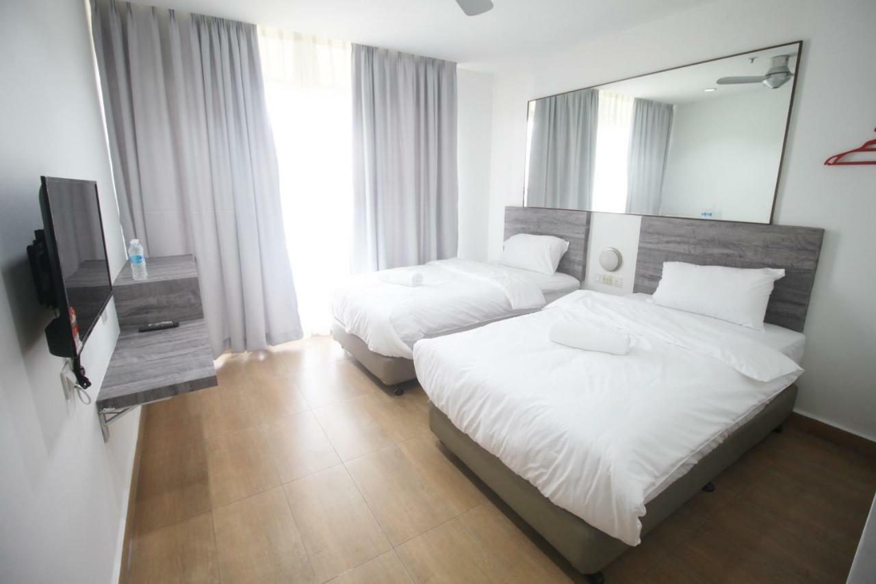 Tropical Hotel Kota Damansara Luaran gambar