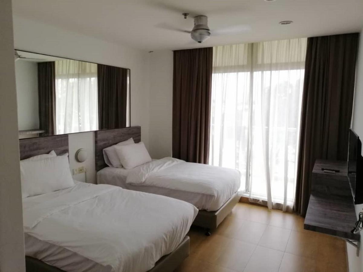 Tropical Hotel Kota Damansara Luaran gambar